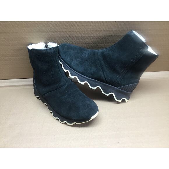 Sorel Kinetic Short Ankle Boots Black Suede /Sea Salt Women's 6 NL3128 - Picture 1 of 10